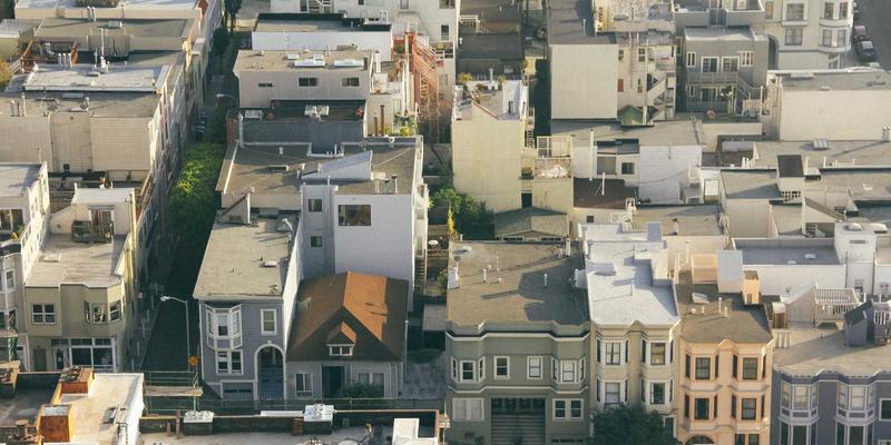 复古港风女装复兴：经典元素与现代审美融合指南 | 女性时装批发新趋势