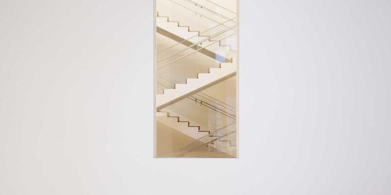 时尚女装批发采购全攻略：掌握这4大策略，精准拿货稳赚市场