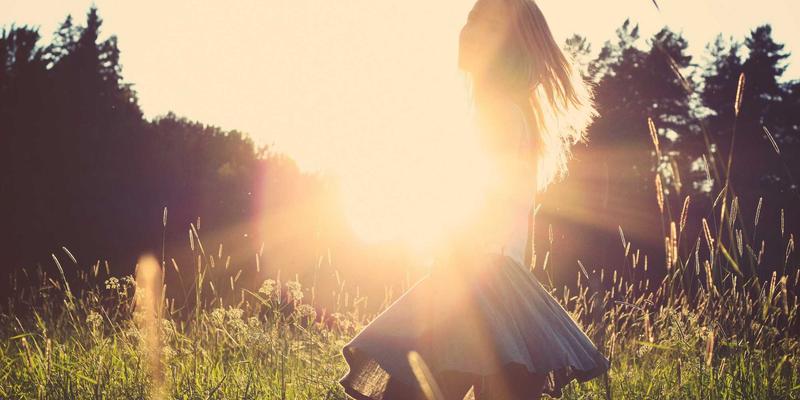 时尚女装新风尚：深度挖掘小众设计师品牌与独特风格解析