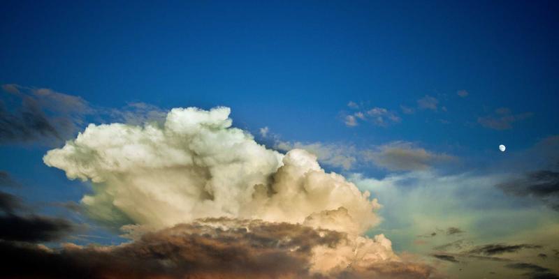 时尚女装胶囊衣橱：10件单品打造一周通勤穿搭，批发采购的智慧之选