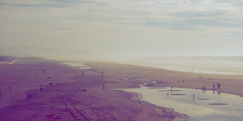 时尚女装面料再造工艺：压褶、刺绣与激光切割的批量生产可行性解析